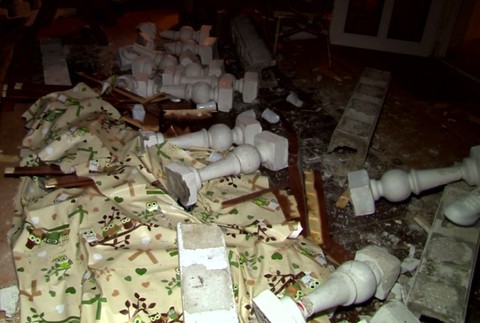 Na chate sa zrútil plot