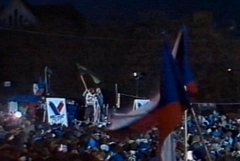 Nepovolený pochod študentov v Bratislave predbehol udalosti zo 17. novembra 