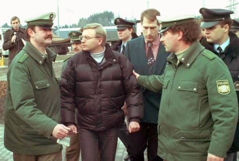 Michal Kováč mladší na slovenských hraniciach.jpg