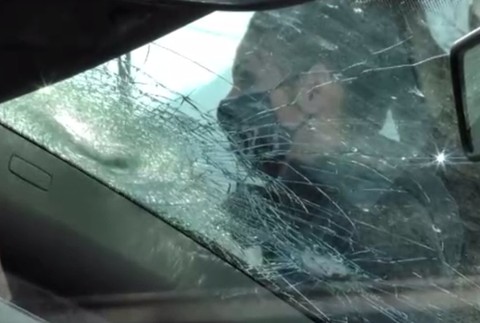 Otrasné konanie výtržníkov.