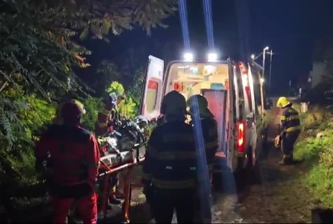 [multi] Strecha spadla na dvoch ľudí 18786