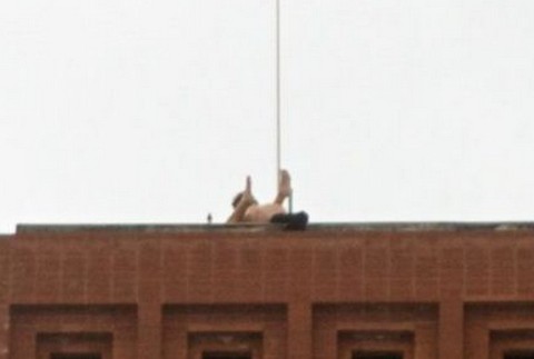 Dvaja milenci na streche, sex