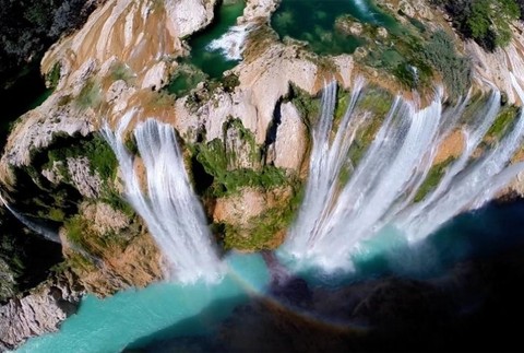 Mexický vodopád Tamul