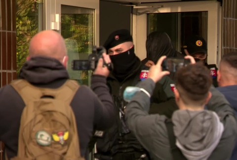 [multi] Väzba onanista 44