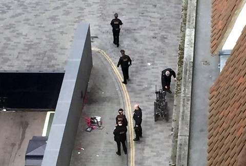 Londýn bombová hrozba 2