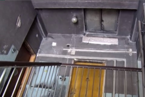 V pivnici paneláku vypukol požiar. Ľudia vyskakovali z okien