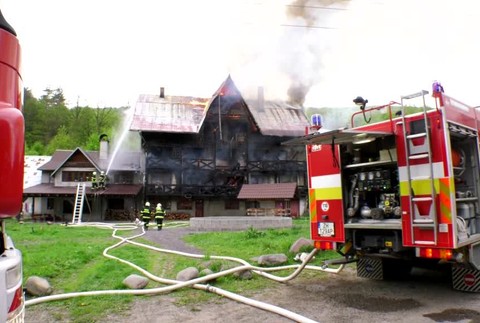 V neskolaudovanej ubytovni bývalo 30 ľudí. Pre požiar prišli o všetko