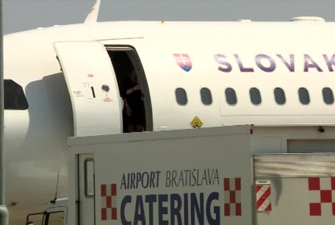 Vládny špeciál previezol na Slovensko vážne zraneného Michala780