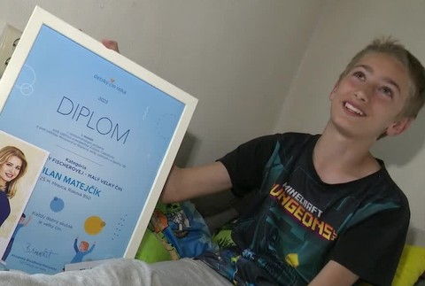 [multi] Ocenený_chlapec 3939 (cropped)