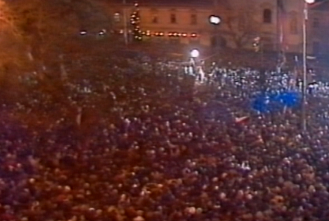 Nepovolený pochod študentov v Bratislave predbehol udalosti zo 17. novembra 