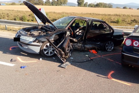 rozbité auto mladíka