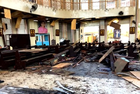 Bombový útok pred katedrálou. Polícia hlási 20 mŕtvych