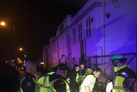 Pri mešite vrazilo auto do chodcov. Niekoľko ľudí je zranených