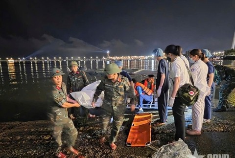 Vietnam_Boat_Capsizing533350