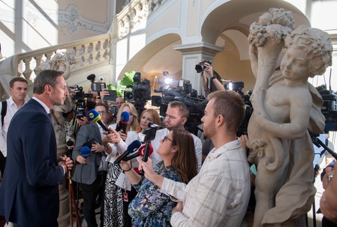 voľbynrsr23 prezidentka Majerský prijatie (3)