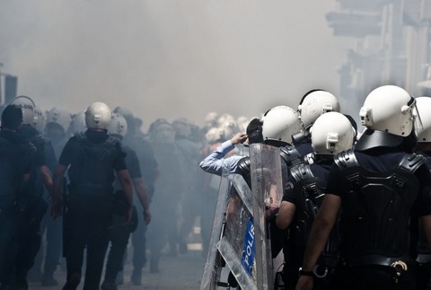 Turecko Istanbul protesty demonštrujúci polícia zásah násilie