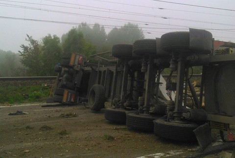 Nehoda, kamión, drevo, Dechtáre, Liptovský Mikuláš, 4