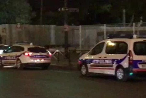 Evakuácia na Eiffelovke. Polícia uzatvorila parížsku dominantu160