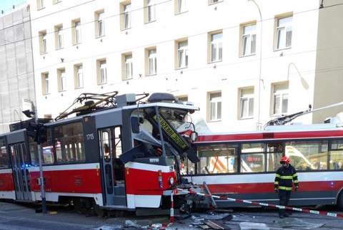Nehoda, Brno, električka, trolejbus