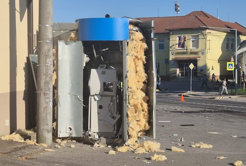 Výbuch bankomatu v Oslanoch