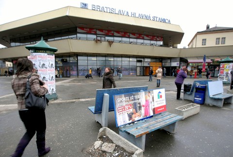 Hlavná stanica Bratislava námestie nápis ilustračné
