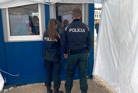 [multi] Chodili s covidom 1446