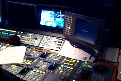 Piľná práca na novej grafike spravodajstva TV JOJ2