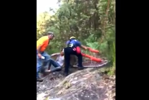 V divočine prežila neuveriteľných 17 dní. Podľa jej záchrancov ju našli len zázrakom