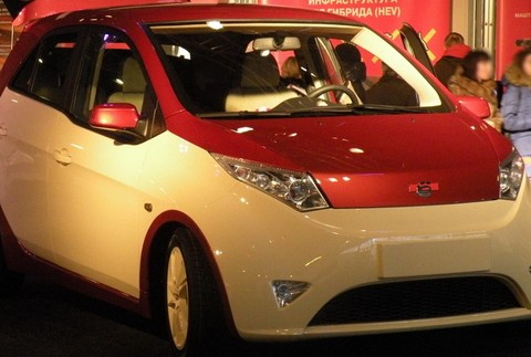 Prototyp ruský hybridného ë-mobilu