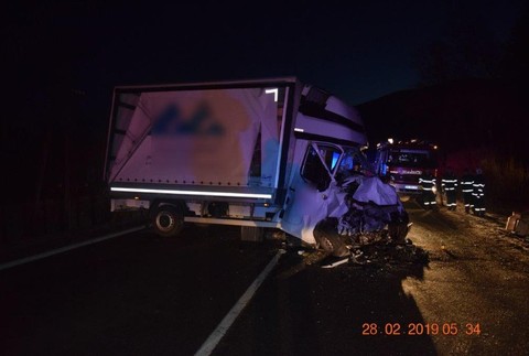 Nehoda dvoch dodávok. O život prišiel spolujazdec