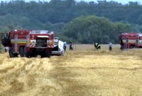 Počas žatvy zhoreli dve autá. Podľa experta sú na vine vodiči