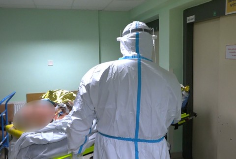 Prevoz covid pacientov z Kroměříže do Prahy