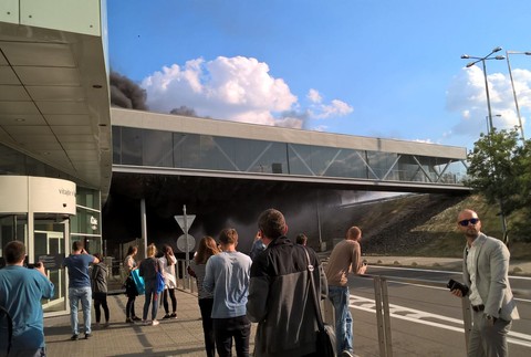 dym, mákupné centrum