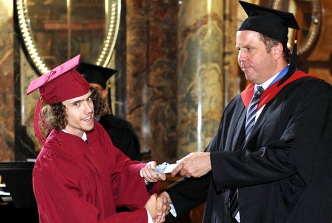 Filip, syn Lucie Bílej, zmaturoval