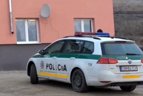 Ďalšia tragédia v osade na Spiši. Záhadne zomrelo dvojtýždňové dieťa