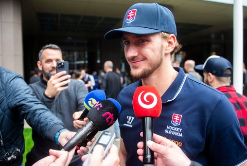 20240508HOKEJ_MS_ODCHOD_2040796