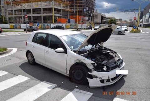 rozbité auto po jazde pod vplyvom alkoholu