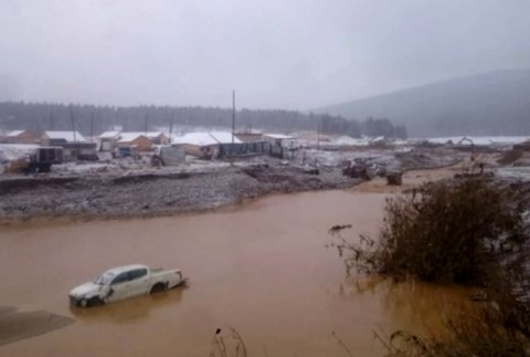 Na Sibíri sa pretrhla priehrada. O život prišlo najmenej 15 ľudí