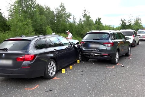 [multi] KN Nehoda štyroch áut 7626