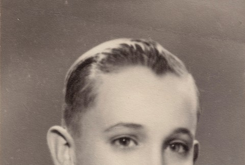 a nedatovanej snímke, ktorú poskytla Maria Helena Bergogliová, je Jorge Mario Bergoglio ako tínedžer v Buenos Aires v Argentíne.