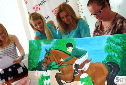 Maľby talentovaní maliari Nadácia TV JOJ redaktori reportéri moderátori