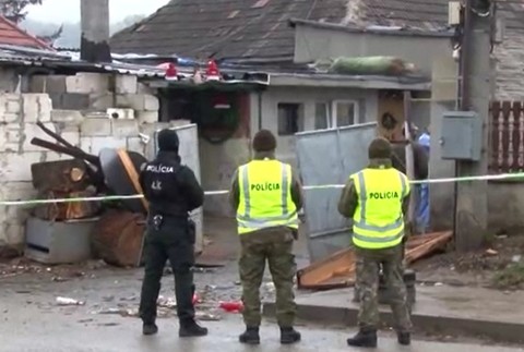 V osade, ktorú zatvorili pre koronavírus, zomrel mladý muž. 