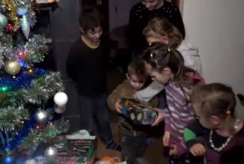 Darované Vianoce pre 12-člennú rodinu.