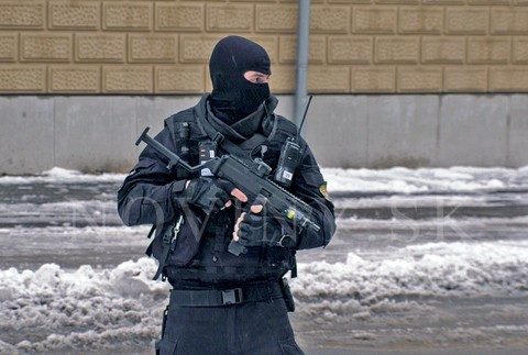 Predlžovanie väzby v kauze Dobytkár