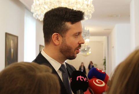 Pokračujú vypočutia kandidátov na ústavných sudcov. Predstúpili aj kontroverzné mená