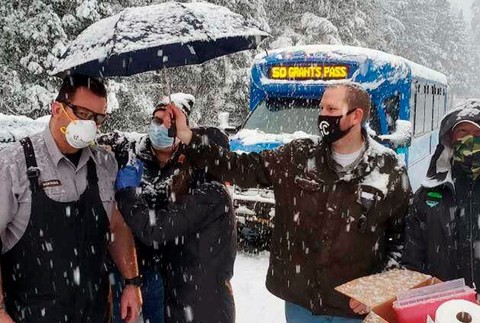 Vakcinačný tím zaočkoval náhodných vodičov.