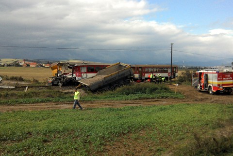 Bánovce nad Bebravou zrážka vlaku a nákladného auta 4