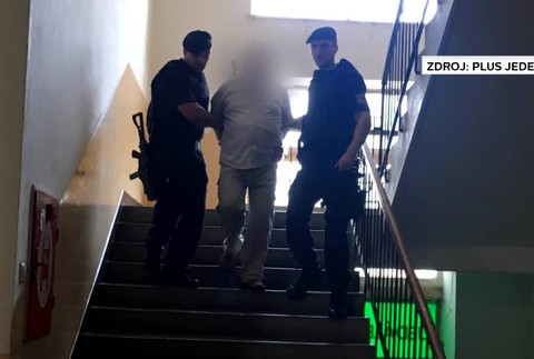 telefonát strelba  na Okresnom úrade