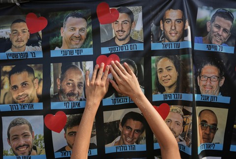 Obrázky izraelských rukojemníkov