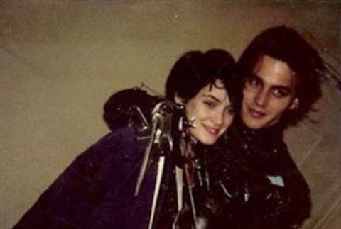 Johnny Depp a Winona Ryder sa vďaka filmu zoznámili a istý čas tvorili pár